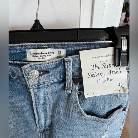 Abercrombie & Fitch Light Blue Distressed Straight Leg Jeans - Picture 3 of 6